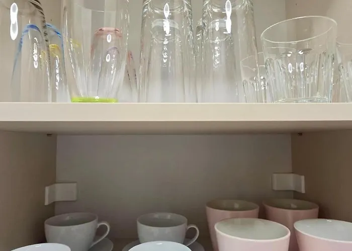 Emma's With Free Parking Apartament *