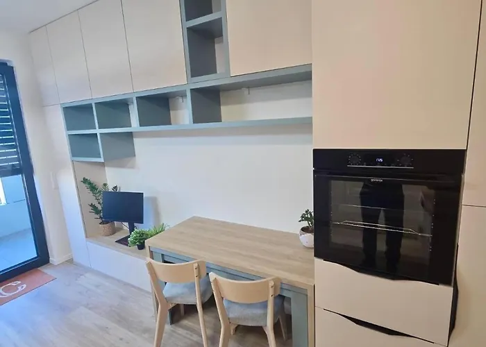 Emma's With Free Parking Apartment Pressburg